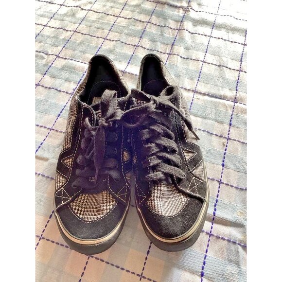 Vans Ladies Size 7 1/2 - Picture 1 of 5